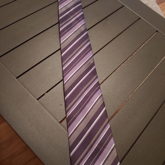 Tie - Picture 5 of 6